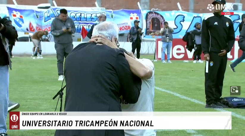 TecInformamos's tweet photo. #Universitario es tricampeón de la #liga1 ⚽️🇵🇪

#LOULTIMO #Valera #Fossati https://t.co/vVNYZ861Ph