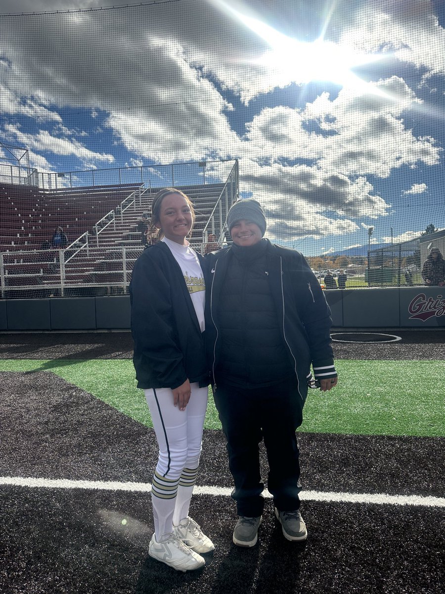 brooklynwhidds's tweet photo. Thank you so much @MontanaGrizSB for an amazing camp this weekend! I enjoyed getting to know your players and staff, and look forward to participating in another camp! Go Grizz! @NEGOLD15U @govalorsoftball @stef_ewing @megancasper @UMcoachmegan @MarcKKendrick @MStrong2022 https://t.co/Pmpx2zB8Rw