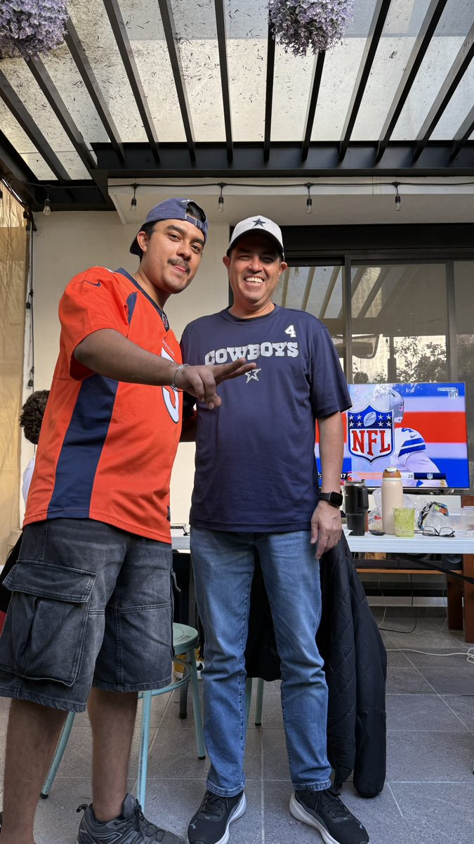Dominguito familiar <a href="/FOXImpactoNFL/">FOX Impacto NFL</a> #NFL #Cowboys #BroncosCountry