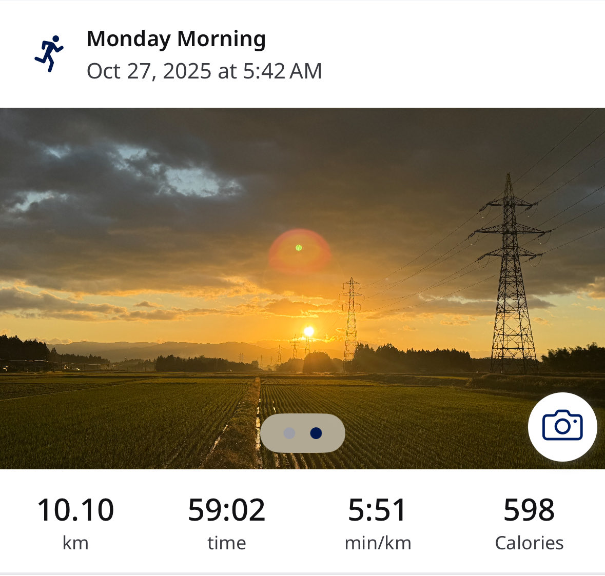 runner_eiki's tweet photo. 昨日は休足👣、からの...
今朝は 気温12℃ 湿度90% 朝日🌄の中、朝ラン10.10km♪
昨日は雨☔と仕事🏢で走れなかったので？おまかせペースジョグ🏃💦
拾った空き缶1本🚮
#プロギング #progging
縄跳び💯回+二重跳び 連続28回
#ASICS #Novablast4 👟
#ランニング #朝ラン
#走れることに感謝
#RunToFeel https://t.co/cdLA8xGOms
