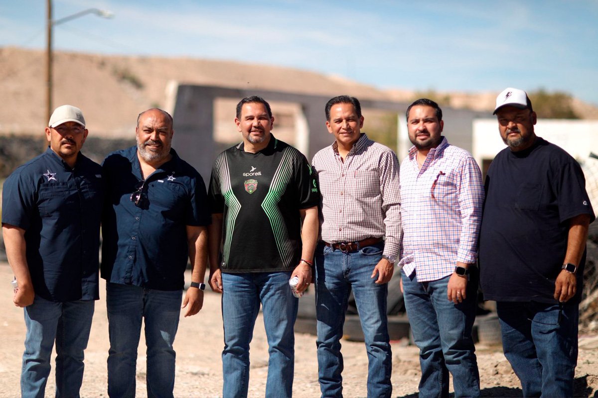 El Presidente Municipal, <a href="/CruzPerzCuellar/">Cruz Pérez Cuéllar</a>, supervisó hoy los trabajos de reordenamiento del centro de acopio de neumáticos. Este es un tema prioritario que estamos atendiendo para eliminar riesgos para nuestra comunidad. 👨‍👩‍👦‍👦 🐎✨🌿

#ElCambioSigue