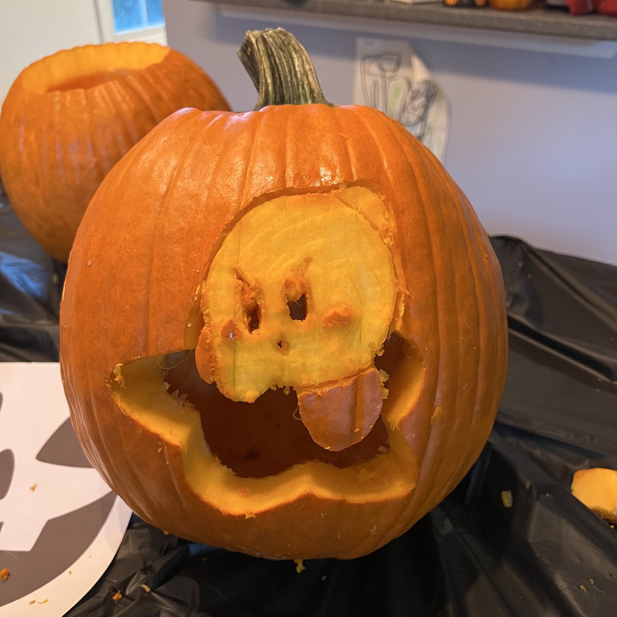 TheJWittz's tweet image. This year’s videogame Jack-O-Lantern! 

Extremely excited for Kirby’s Air Ride return. Gave him the patented North American face to make it sufficiently scary for Halloween ⭐️😡