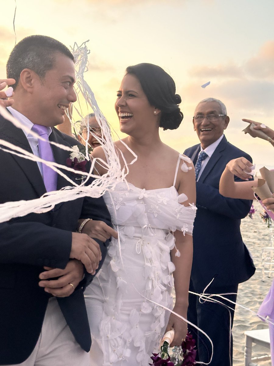 MajitoLo's tweet photo. Te amo para siempre mi rey hermoso. Mi esposo. 
💜💍

Playas de Villamil 25-10-25 5:30 pm https://t.co/3luqhzhb5d