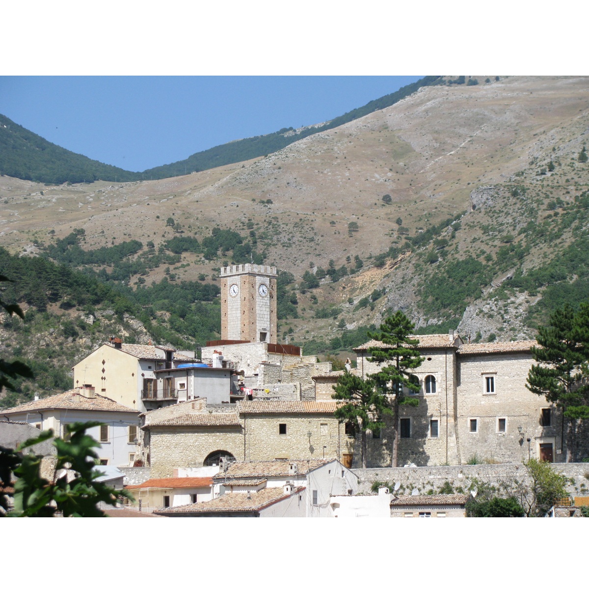 71 anni fa Palena festeggiò il ritorno di Trieste all’Italia: il racconto della giornata

abruzzooggi.it/regione/chieti…

#abruzzo #aldopalmisano #anniversario #dinocomo #gerardovittoria #giovanniperticone #giuseppedelfini #guerra #Palena #ricordi #secondaguerramondiale #trieste