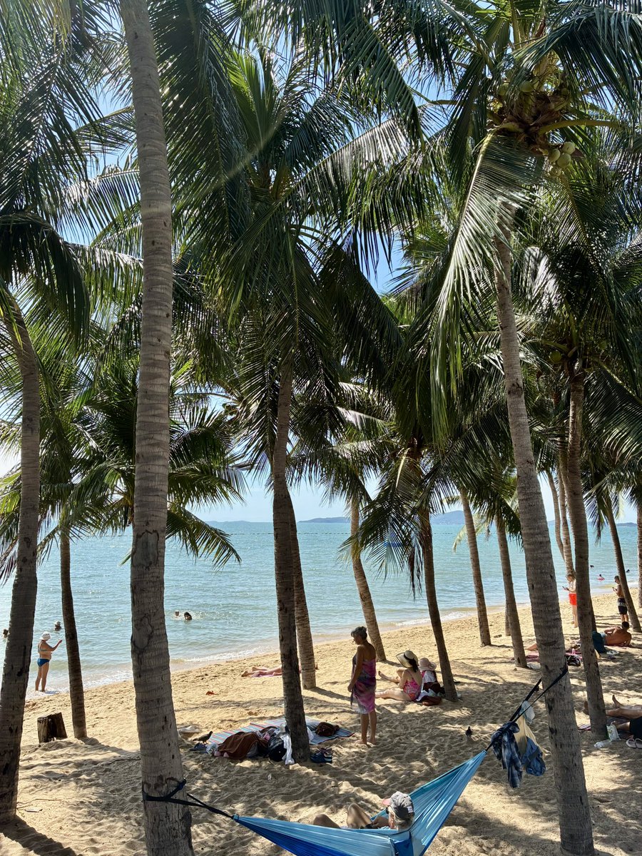 20251027  おはようございます

いつも♡、リポ、リプをいただきまして
誠にありがとうございます🙇‍♂️

パタヤ地方🏖️
本日の気温 最高31℃ 最低24℃
只今の気温 24℃

New Week🌈 &amp; 神無月last week🍂

今週も
あっという間に過ぎる日を持て余すこと無く
んーーと楽しんじゃいましょう

せっかくなので✌️