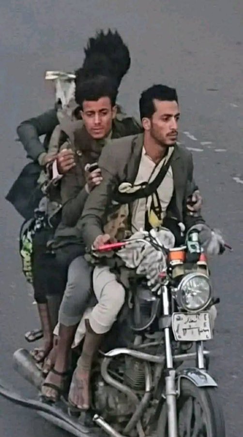 #في الحصبة  هولا صدمو ولد ابن 11 السنة وهربو والولد الان ارجلة الثنتين مكسرات وابو الولد هوة مسكين وحالتة صعبة  عالج ابنة وما عاد قدر مامعة ولا شي ولولد يحتاج لعمليات وعلا جات وهولا صدمو الولد وهربو  افعل خير ونشر في صفحتك عسا نلقا اي خيط تعرفهم
الفزعه يا رجال