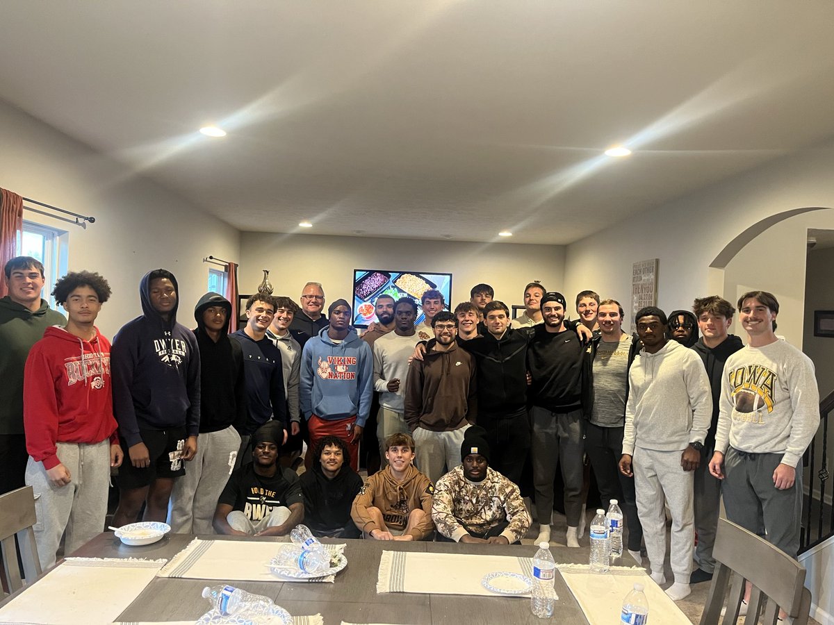 TE’s &amp; DB’s Dinner night at the house! Jennifer made some great food! Had a great time! #BWFBFamily #HoldTheRope