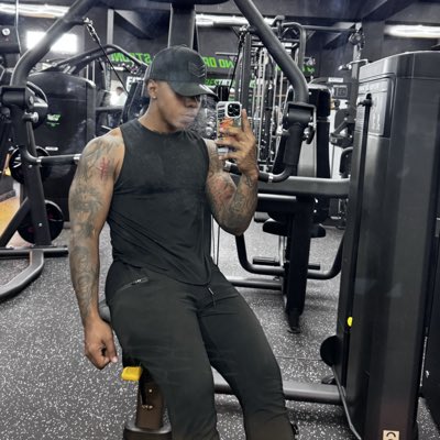 Fraylin27's tweet photo. #NuevaFotoDePerfil https://t.co/g4PcPnMR8z