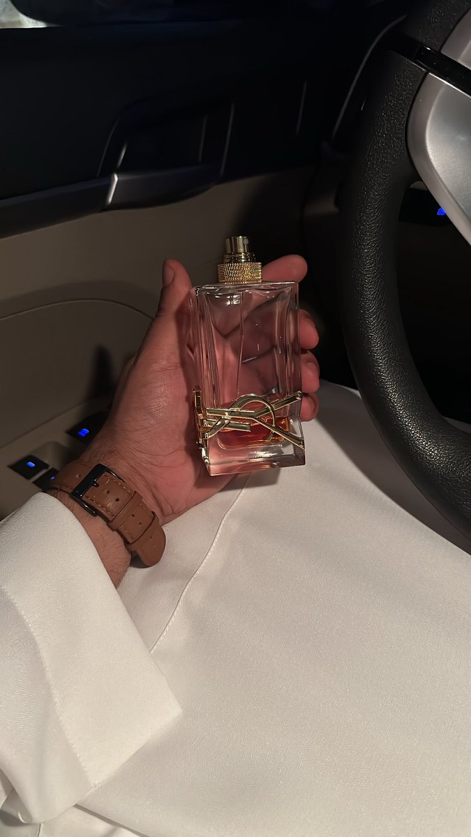 ezv_96's tweet photo. "جيت قبل العطر يبرد " https://t.co/G31lT3AixV