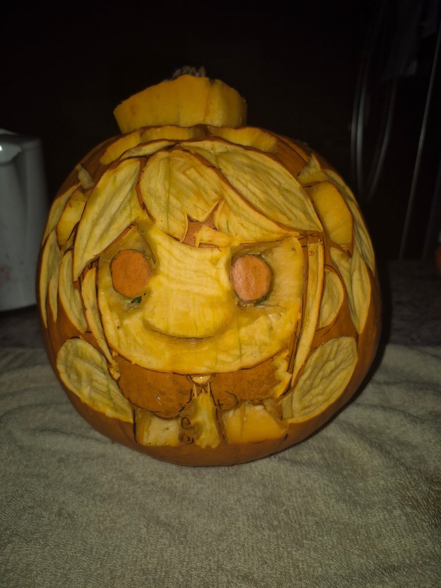 HolyyLancer's tweet photo. Happy happy Halloween 😈 😈 isnt she a cutie pookie pumpkin https://t.co/jGVAyX4VxS