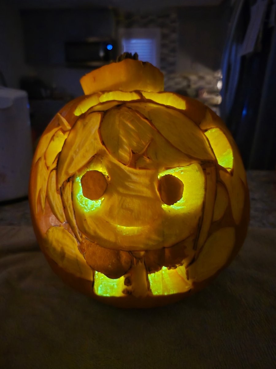 HolyyLancer's tweet photo. Happy happy Halloween 😈 😈 isnt she a cutie pookie pumpkin https://t.co/jGVAyX4VxS