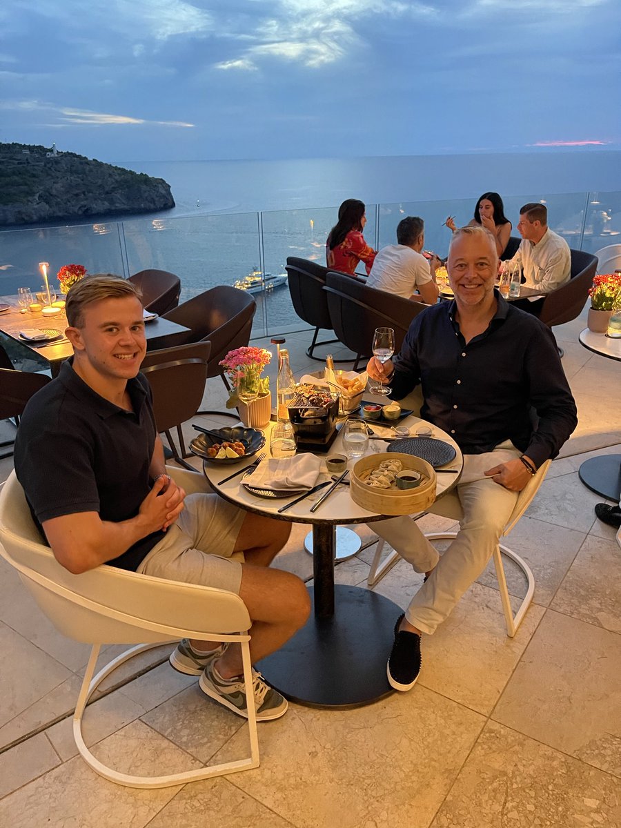 Quint vandaag alweer 2️⃣1️⃣; cheers! 🥂