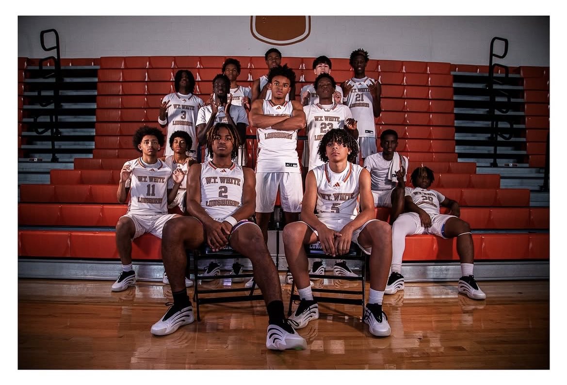 WT White Hoops tweet media