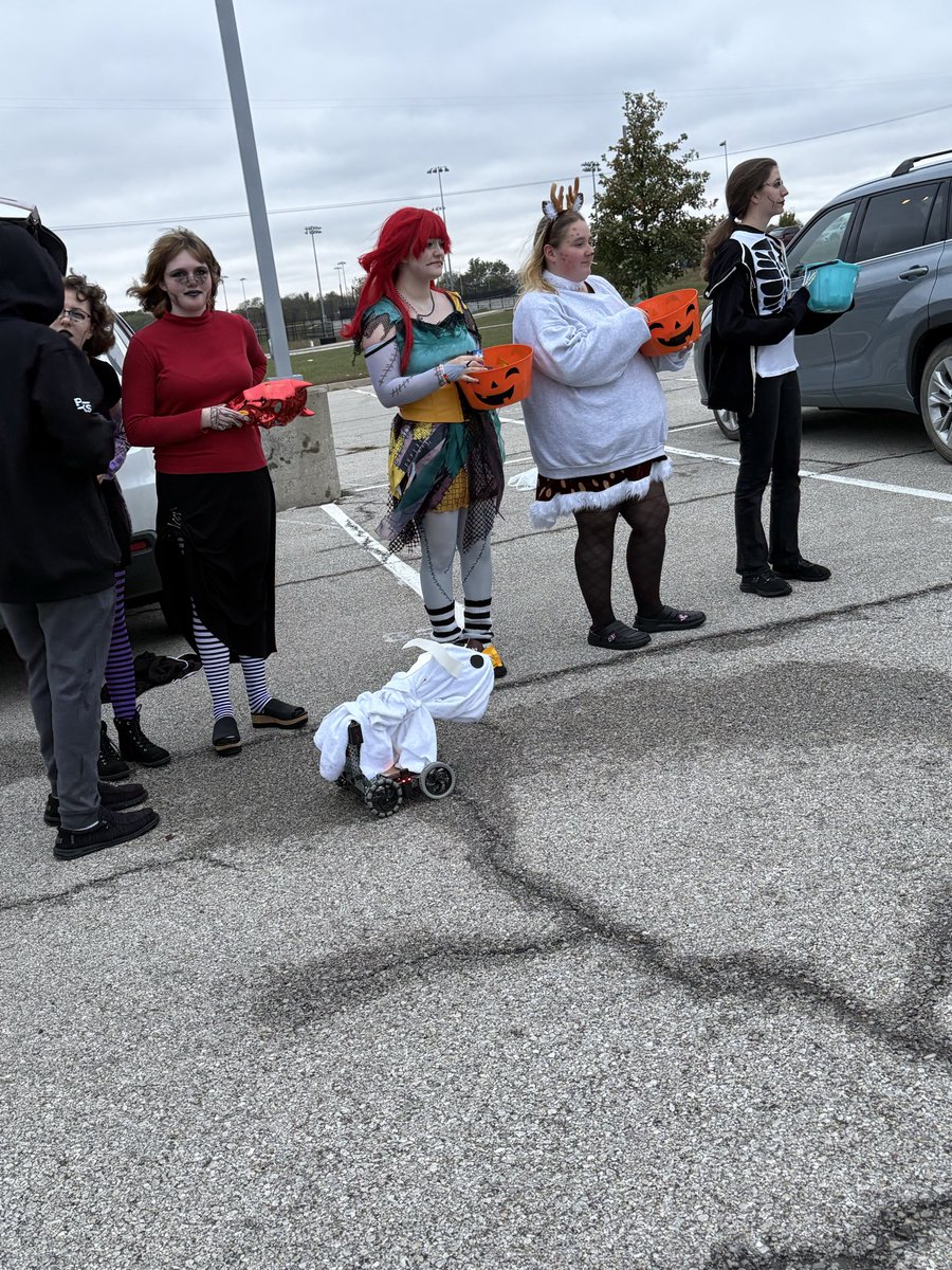 Trunk or Treat with the Robotics Team! @lansing_high_school_469 <a href="/first_official_/">Josiah E. Griffith</a> <a href="/clearwave/">Jeremy Stephens</a>.fiber #stem #robotics
