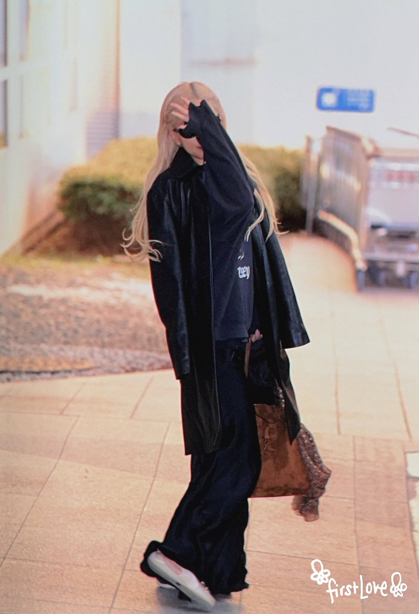 251027 입국

채영이 수고해써 😘

#블랙핑크 #로제
#BLACKPINK #ROSÉ
<a href="/numberoneHQ/">numberoneHQ</a>