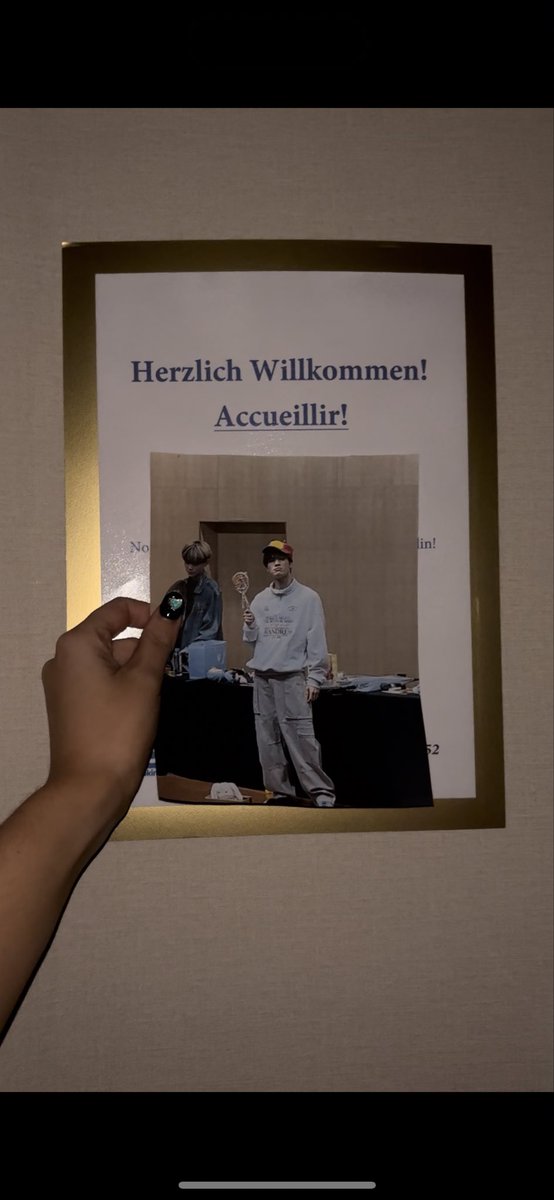 horangeenie's tweet image. Not to get all #sappy but the last few months have sucked so fucking bad but let’s be #happy today was so fun this was genuinely the happiest day I’ve had in so long thank u to everyone who was so kind to me this weekend :( 🤍