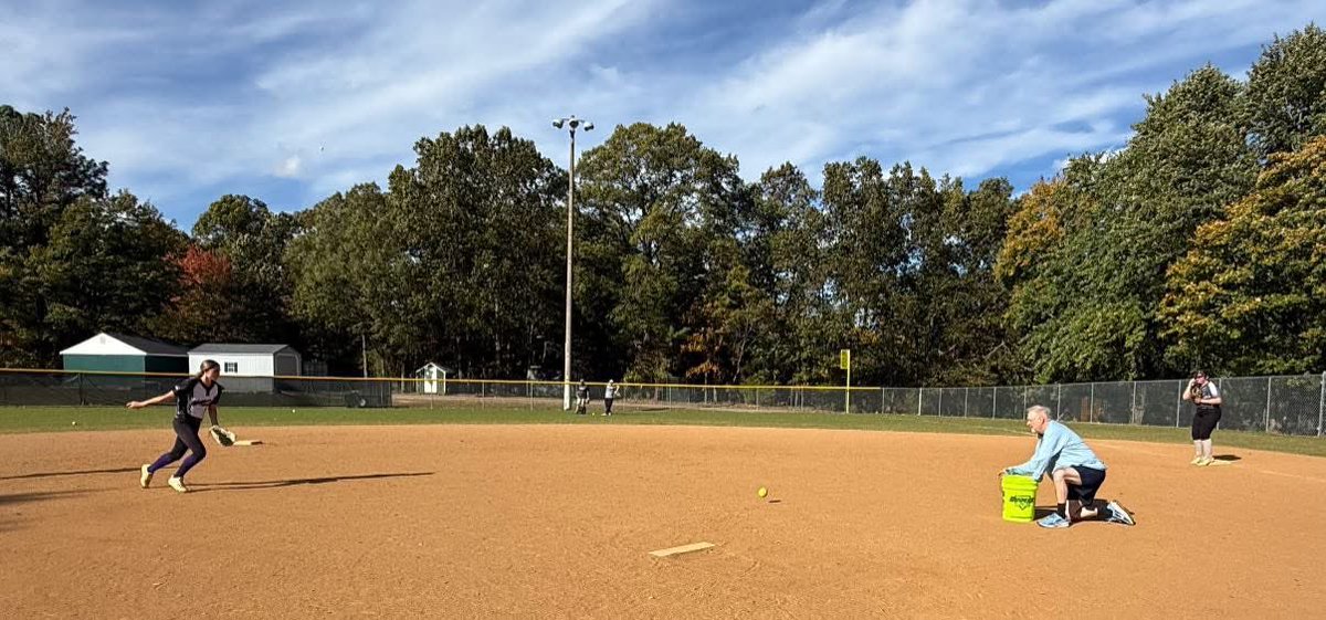 Enjoyed our team practice with Coach Proffitt — learning from the former Randolph-Macon Softball coach of 22 years! 🥎  Grateful for the chance to learn from such an experienced coach and can’t wait for another session.

#SoftballRecruit #CollegeSoftball #StudentAthlete