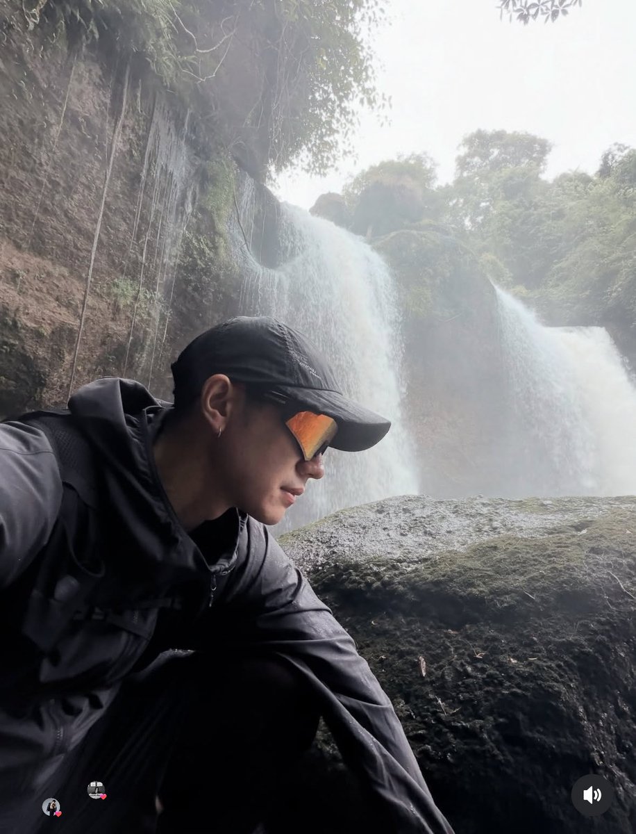 3000_cheese's tweet image. (🇯🇵trans)
🐶⛰️ #อุทยานแห่งชาติเขาใหญ่
🐱森にハマって、山にハマってぇぇぇぇ....😂
#JamRachata #FilmThanapat  
©️jam.rachata