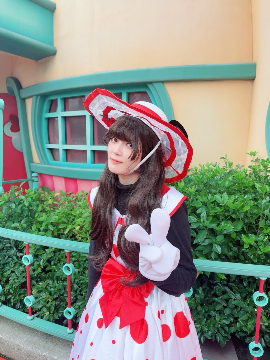 pypymrr's tweet image. 問屋で夏ミニー買ってるみなさんはさ、この帽子の紐、使いこなせてるんですか…？