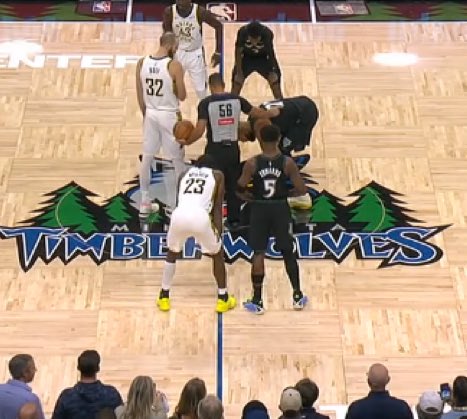 The Minnesota Timberwolves throwback court tonight. 🔥🔥🔥

(h/t <a href="/ohnohedidnt24/">Oh No He Didn't</a>)