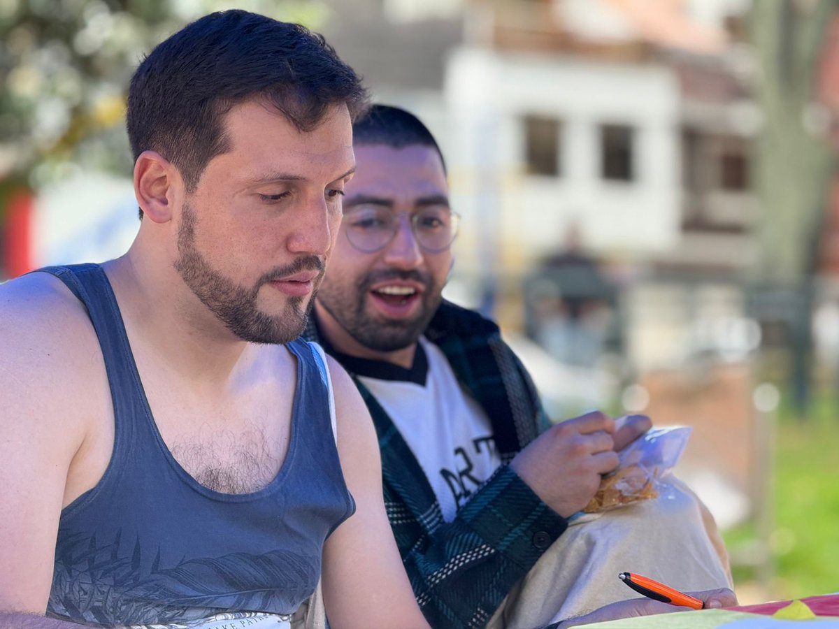 teusaquillo13's tweet photo. 🏀 Encuentro Recreo deportivo ⚽

Hoy vivimos una jornada llena de energía y cultura, vivimos un día de muchas actividades deportivas con la comunidad raizal.

Seguimos fortaleciendo los lazos que nos unen como una localidad diversa.

Desde Teusaquillo celebramos la identidad, con una Bogotá que se enriquece con todas sus raíces.

#AquíSíPasa #BogotáMiCuidadMiCasa