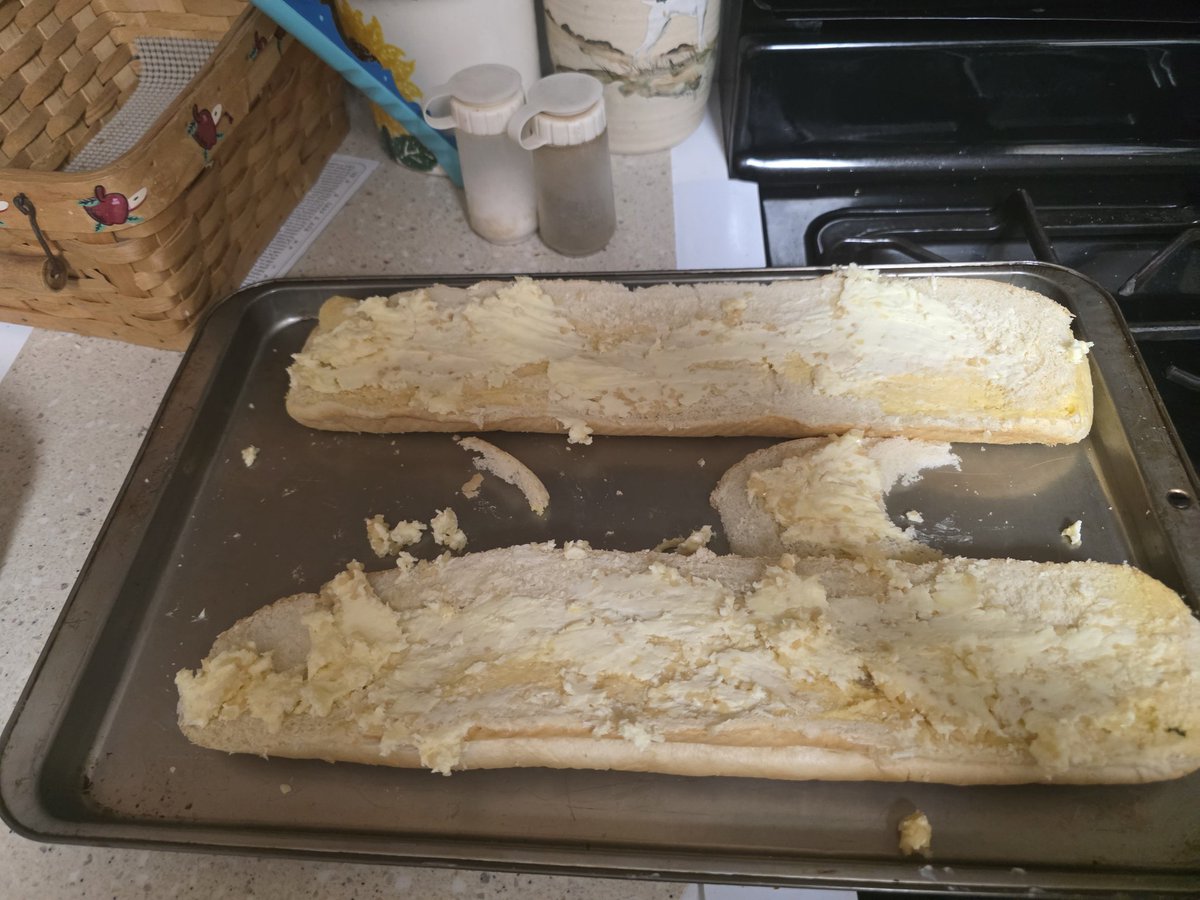CosmicCheifess's tweet photo. ((Reminder. I have a food safety handlers license and license to own and operate a restaurant within kansas.)) https://t.co/Td6T5pIF0i