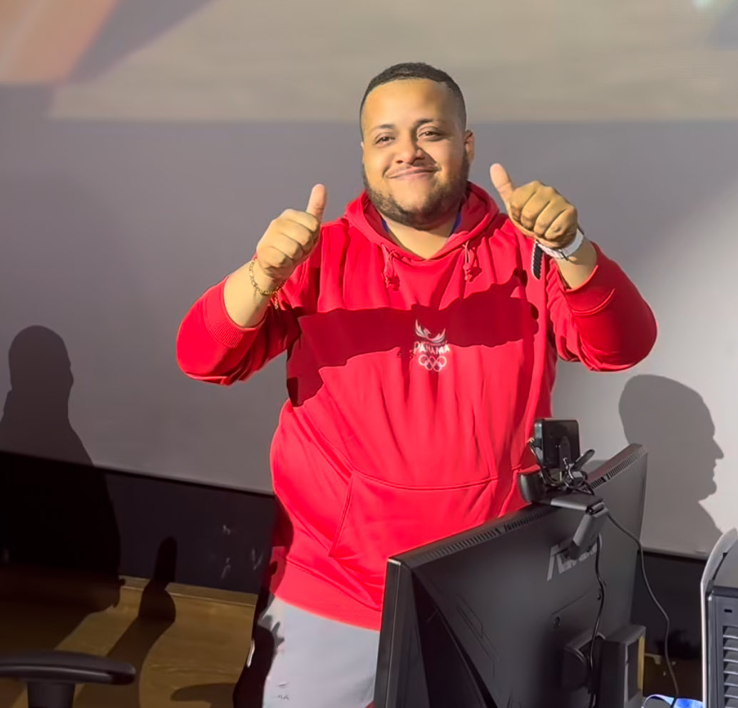 EFootball | Michael Lawson hace historia para Panamá 🇵🇦 

Primer panameño en ganar la medalla de oro en ESports 🎮 

🥇 🇵🇦 Michael Lawson 
🥈 🇬🇹 Arnaldo Vásquez 
🥉 🇳🇮 Flavio Cano 

#UnidosPorElDeporte #JCA2025