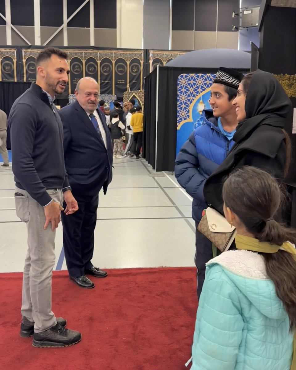 Sflecce's tweet photo. Grateful for the friendship and incredible contributions of @ahmadiyyacanada — in our community and across the country.

It was an honour to join @MichaelTibollo at their #IslamicHeritageMonth exhibition highlighting their profound impact on science, technology, and discovery. https://t.co/3NXChYpD5u