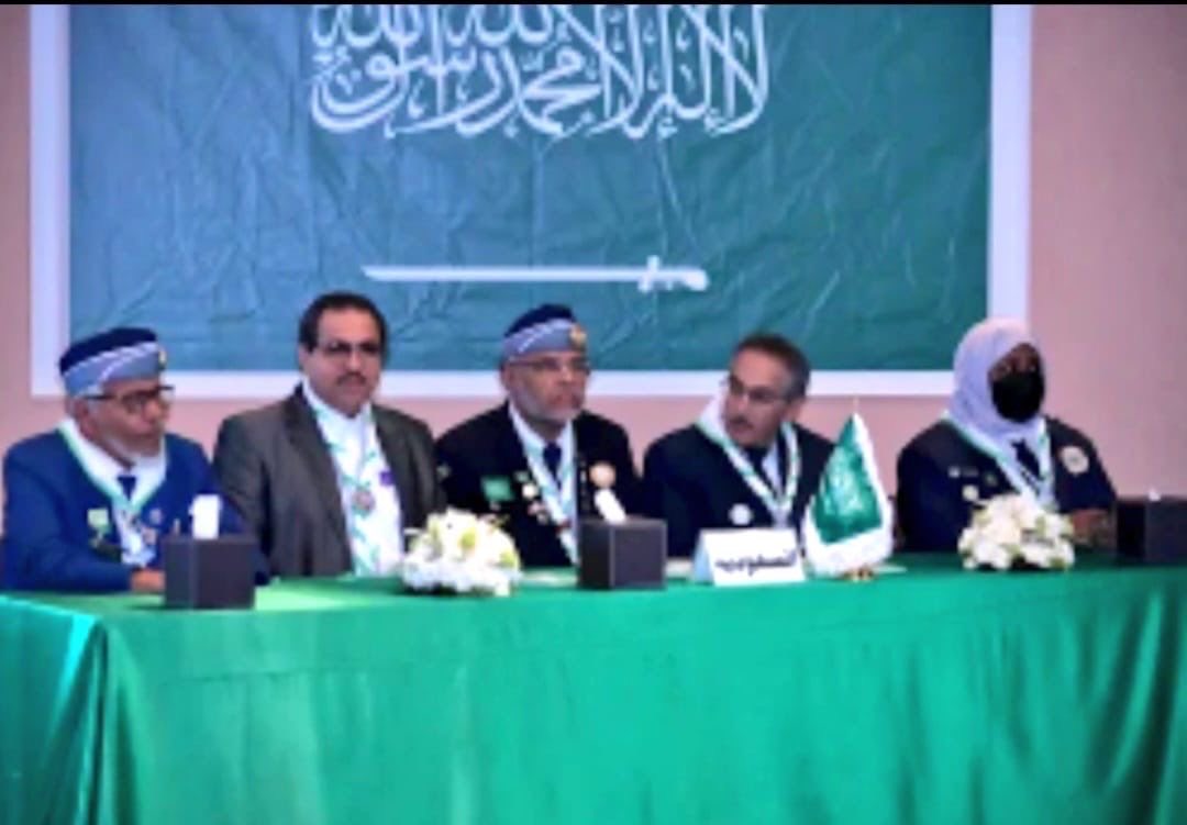 نبارك لجمعية الكشافة العربية السعودية كما نبارك لفريق رابطة رواد المملكة العربية السعودية 🇸🇦تحقيق المركز الأول في مسابقة السيد إبراهيم طاهر البغلي الثقافية بين رواد كشافة الكويت والسعودية، وذلك ضمن فعاليات مؤتمر الحركة الكشفية بالكويت 2025 ويشرفنا في مكتب رواد كشافة الرياض مشاركة