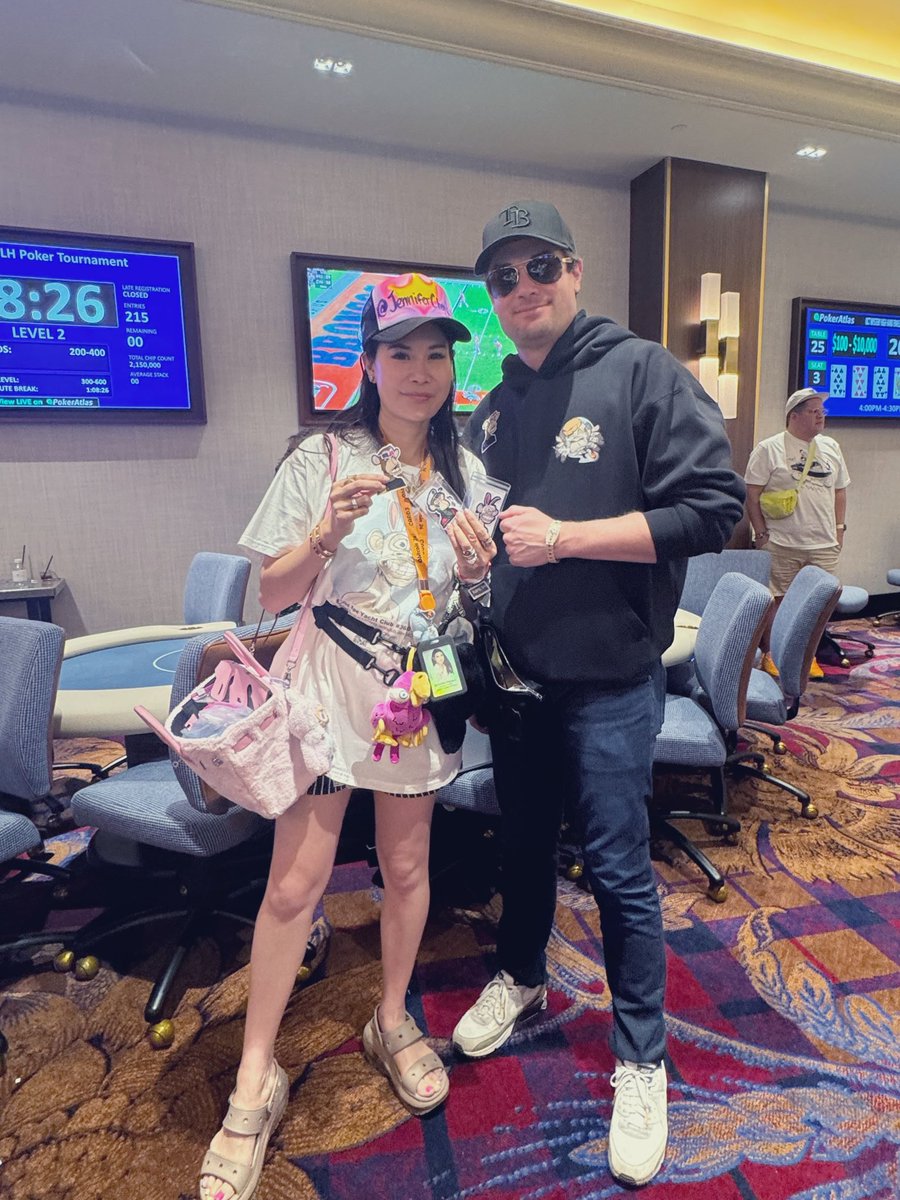 JenniferChengLo's tweet photo. The winner of the @BoredApeYC Poker Classic is @tboe3D - he is the new King of Apefest.  

He let me see @cryptojeweler bracelet up close and personal and granted me the first interview.  👸🏻🐰🦍

JenniferCheng JenniferChengLo

Q I was gasping at bracelet and @CryptoGarga told me to hush 🤫 because it was down to final cards.  

Thank you so much my content fam @beijingdou @reallydmo @VivianMingyue @TheSamGor 

How many $APE to get that bracelet?  Seriously.