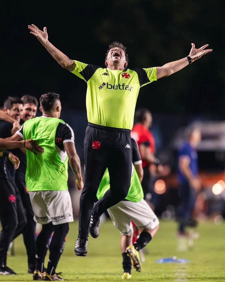 _ViniRocha__'s tweet photo. O Vasco é o time do MOMENTO 

Líder do returno
7 jogos, 6 vitórias 

E o principal, futebol. https://t.co/e8AHNthPs6