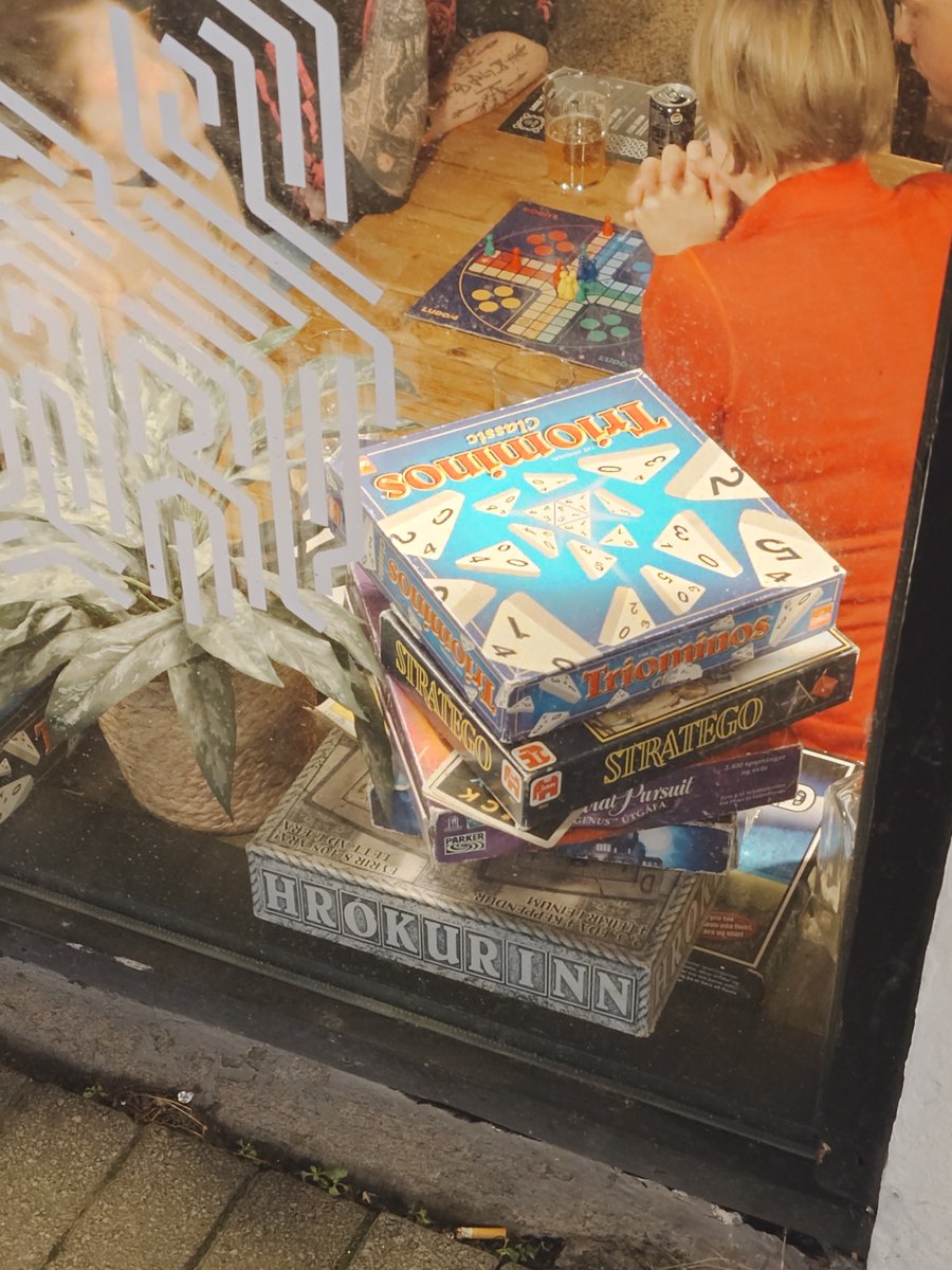 Sunday evening, playing a board game with friends? Do people in Iceland like board games? What a nice way to end the week.

#Reykjavík