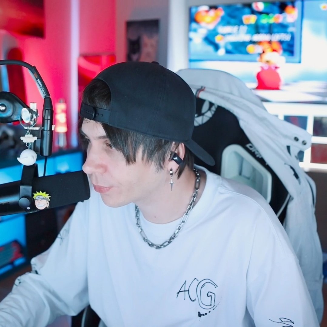 ⋆ ｡ﾟ⋆ <a href="/Rubiu5/">elrubius</a> ⋆ ｡ﾟ⋆
Gracias por el stream ✨ la pasé increíble hoy y disfruté mucho el No, I'm not a human 
Descansa rey, nos vemos pronto <3 tkm