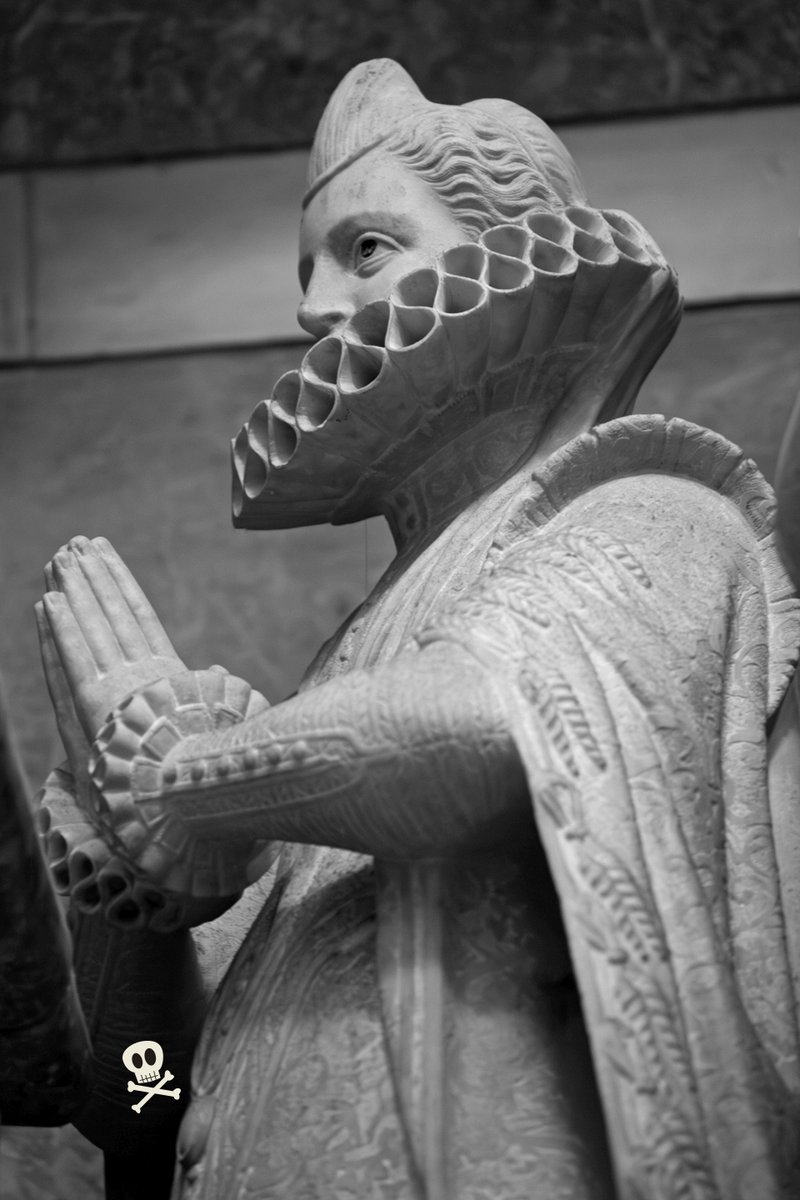 marisafez's tweet photo. #31daysofgraves
26. Figure: Priants 🙏

(It’s late, I’m a snotty mess and absolutely dead tired 🫠)  All praying figures in pictures come from Spain 🇪🇸 More details in ALT 😉🫶 https://t.co/JBGScYsnqA