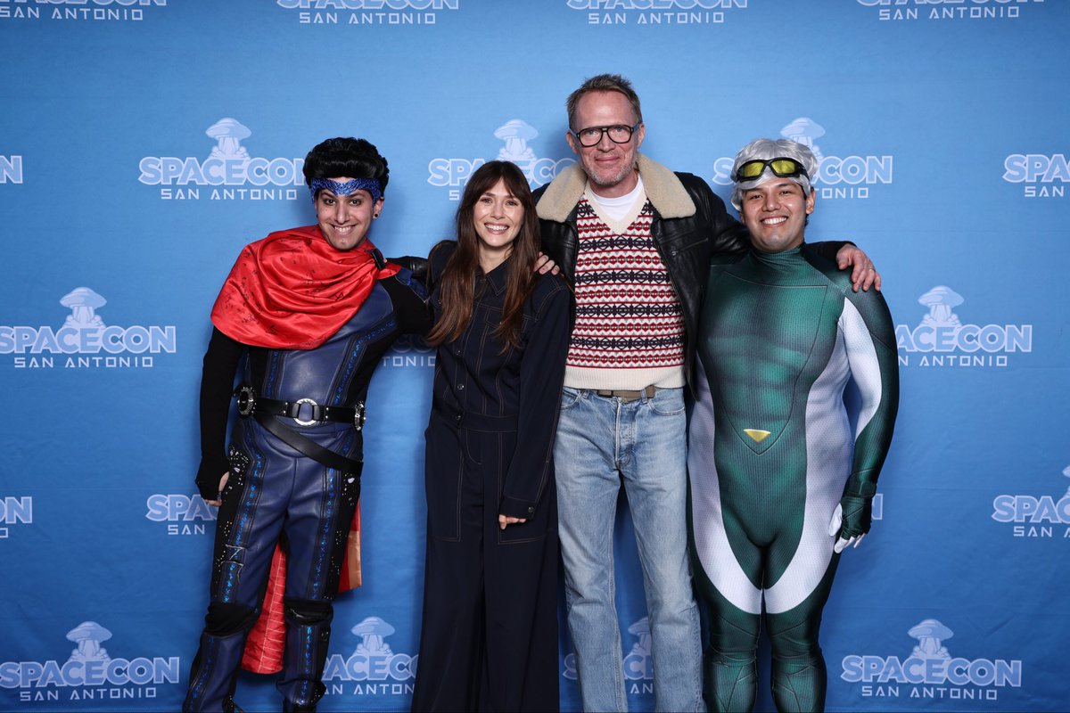 RevenVicious's tweet photo. @wandasolsen If I may chime in with my own photo op I did with Lizzie &amp; Paul https://t.co/J7p4uF1aZo