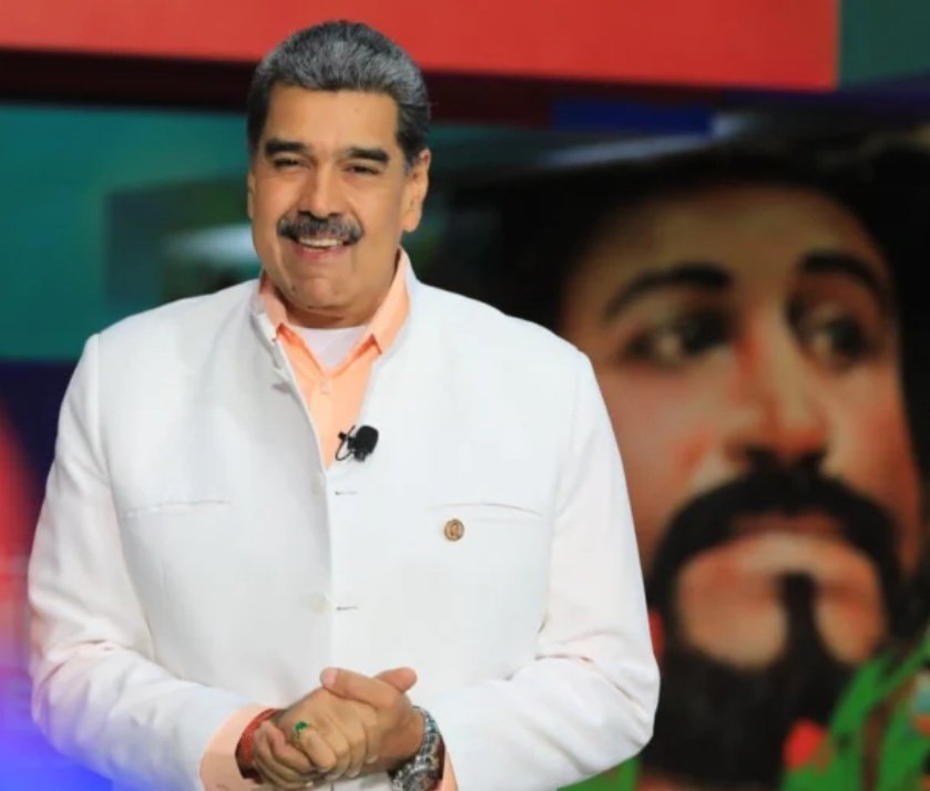 ¿Cómo describir al presidente <a href="/NicolasMaduro/">Nicolás Maduro</a>?

😇NOBLE
😊SENCILLO 
😌HUMILDE 
🤓INTELIGENTE Y SABIO 
🤩CARISMÁTICO 

Y PARE USTED DE CONTAR, VENEZUELA TIENE AL MEJOR PRESIDENTE DUELA A QUIEN LE DUELA