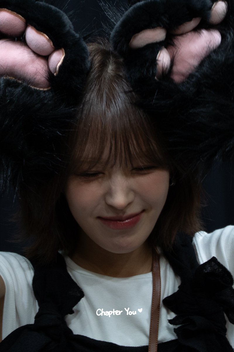 ChapterYou221's tweet image. 251010 비트로드 팬싸인회
BEATROAD Fansigning

#WENDY #웬디 #Sunkiss #CeruleanVerge #WENDY_Verge