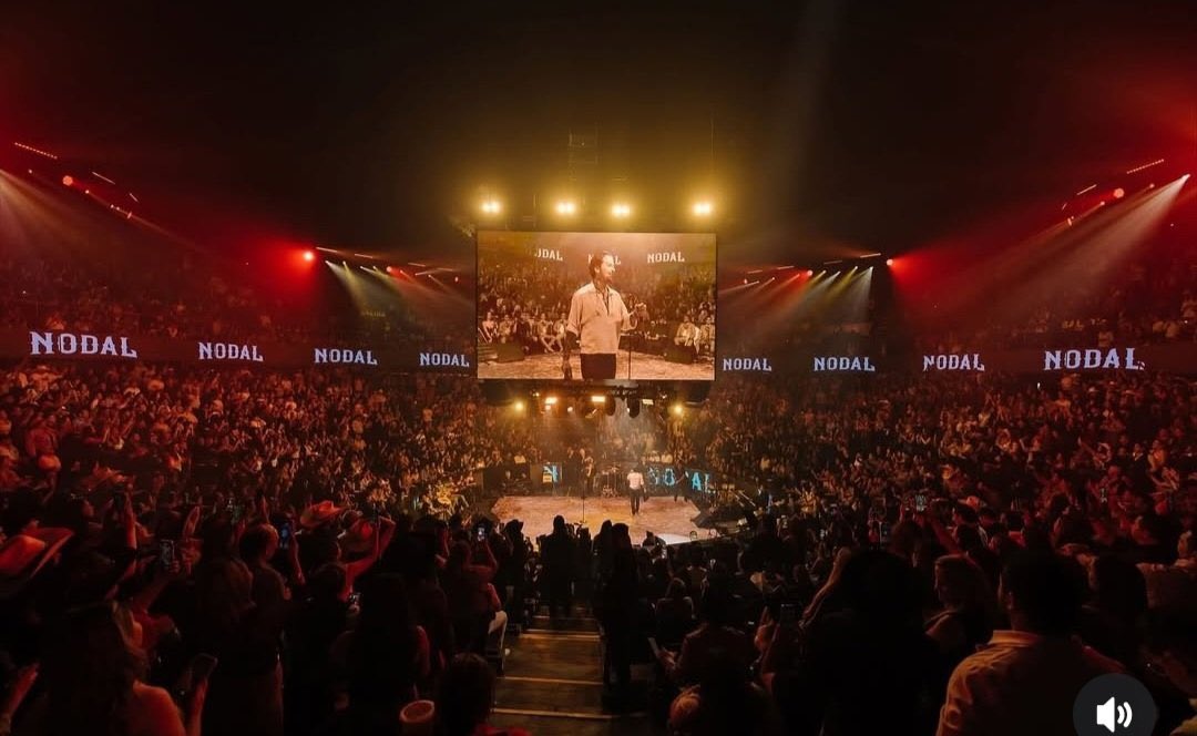 Jajajaja no andan aguantando el éxito CONSTANTE de Nodal. 
Este fin de semana fue una muestra de ello.
Así que soporten, porque mientras más lo fumen con más fuerza se levanta!!
El talento no se cancela, se ha dicho