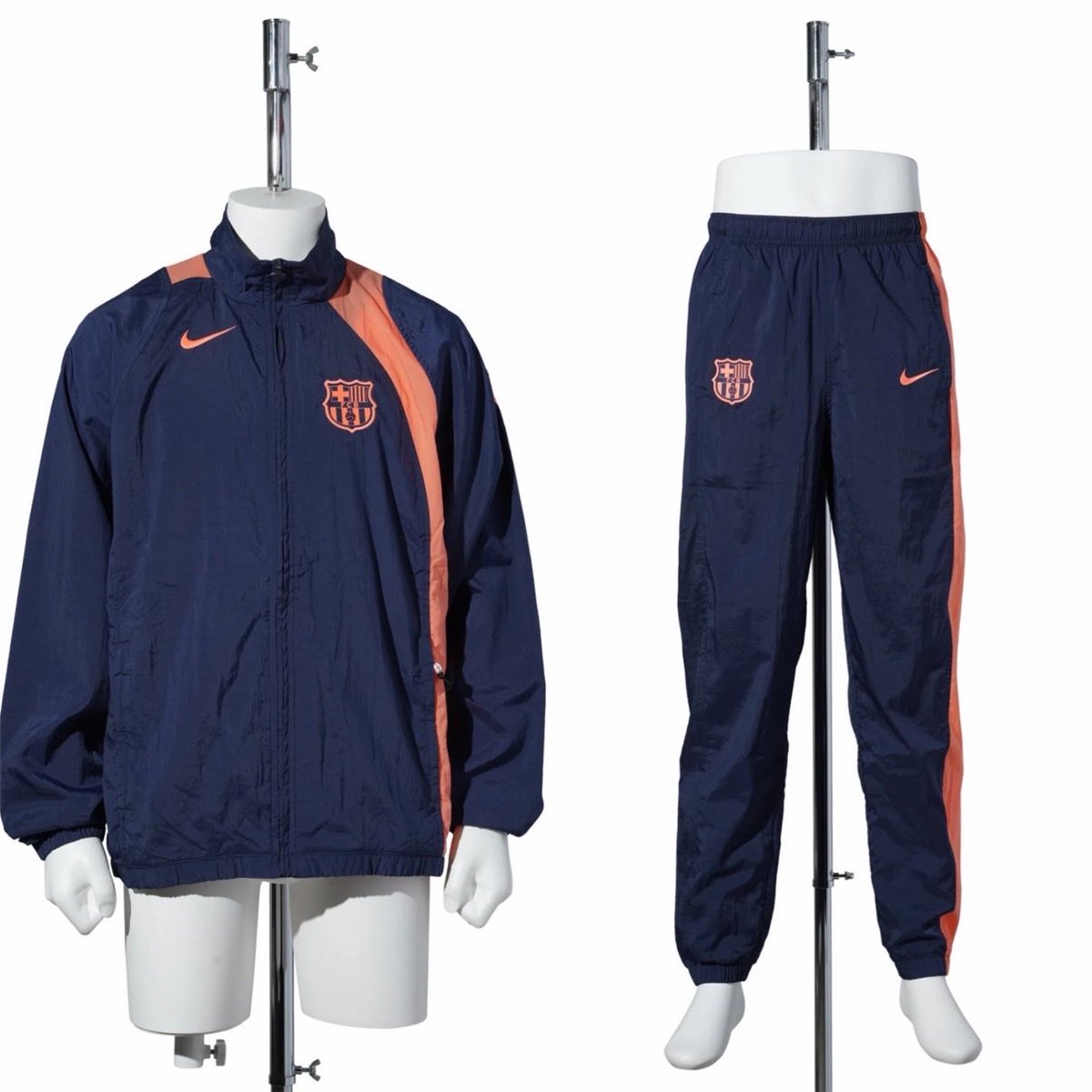 【激レア】ナイキ バルセロナ トータル90 5号球 Nike BARCELONA Nike x FC Barcelona T90 トラックスーツが国内10月27日（月）10:00