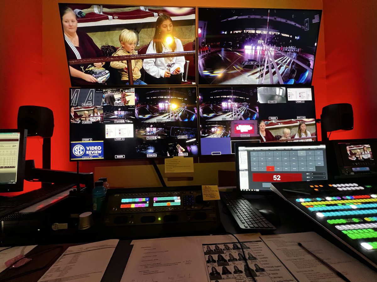 Had another fun time Directing a SEC Volleyball Match vs Tennessee with <a href="/will_kollmeyer/">Will Kollmeyer</a> and Rebecca Walk on the call 🐶🦴🏐