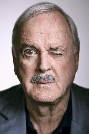 John Cleese cumple 86 años, ¿En qué película lo recordáis más divertido?