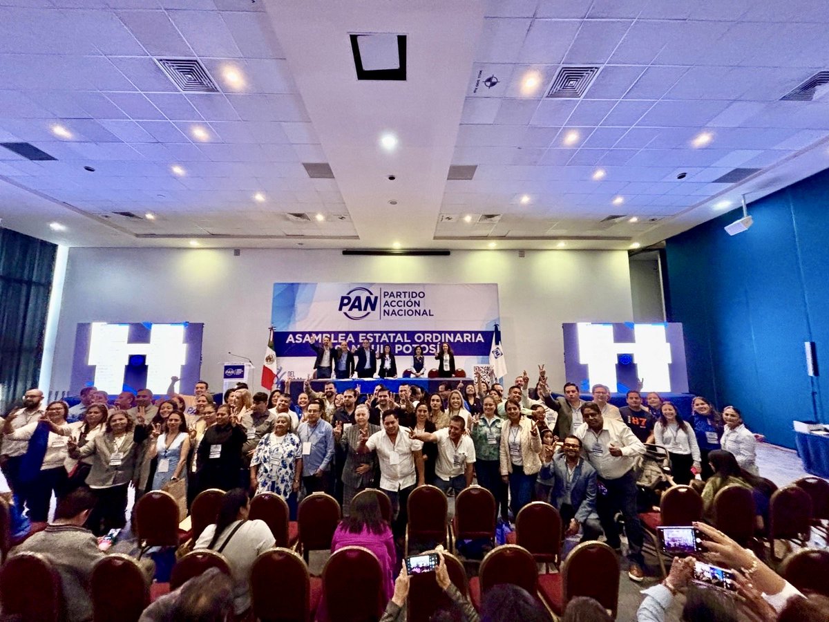Acción Nacional SLP (@panslp) on Twitter photo ¡En San Luis Potosí estamos listos para dar la batalla y defender a la ciudadanía desde cada rincón del estado! 💪🏼 💙 
👥 Ellos son los 90 nuevos consejeros estatales que llevarán la nueva narrativa de Acción Nacional a cada municipio para fortalecernos rumbo al 2027.
🙌 ¡En San Luis Potosí estamos listos para dar la batalla y defender a la ciudadanía desde cada rincón del estado! 💪🏼 💙 
👥 Ellos son los 90 nuevos consejeros estatales que llevarán la nueva narrativa de Acción Nacional a cada municipio para fortalecernos rumbo al 2027.
🙌