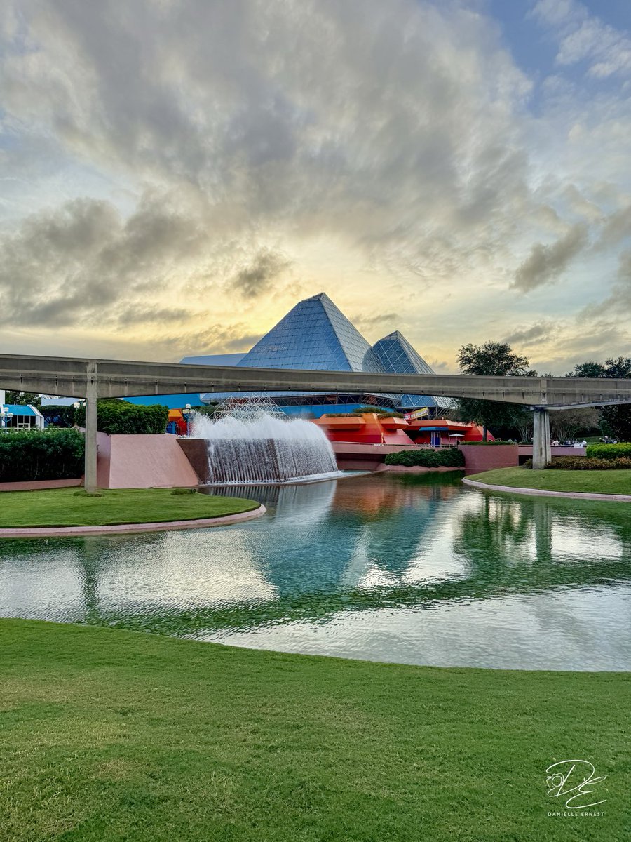 DeeMagicGurl tweet media