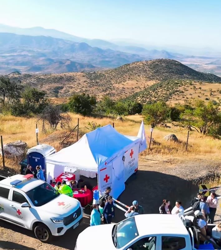 CruzRojaColina's tweet photo. Nuestra filial Estuvo presente con dos puestos de primeros auxilios, entregando atención preventiva, asistencia a quienes lo necesitaron y promoviendo el autocuidado durante todo el recorrido de la camina de Los Andes. 

#CruzRoja https://t.co/1fMiC2FJB6