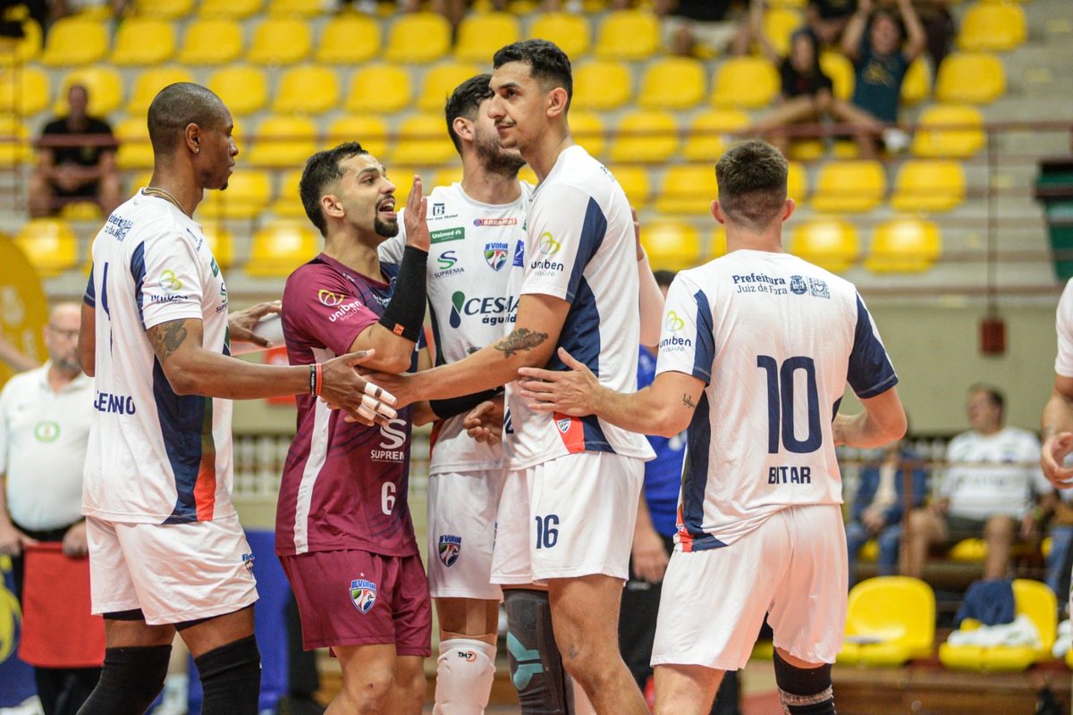 JFVolei's tweet photo. PRIMEIRO SET É NOSSO! 

JF Volei vence primeiro set contra Monte Carmelo!! Vamos JF ❤️💚💙

Estamos ao vivo pelo sportv2 

#superliga #jfvolei #jfv #juizdefora #VoleiNoSporTV https://t.co/p1yE5ejJ7Q