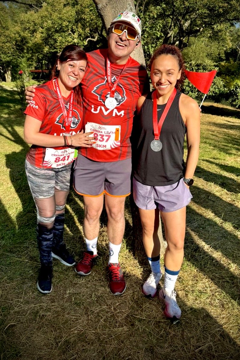 #Reencuentro #LincesUVM en la #CarreraUVM <a href="/UVMMEXICO/">UVM</a> con mis queridas #Nancy y #Gaby