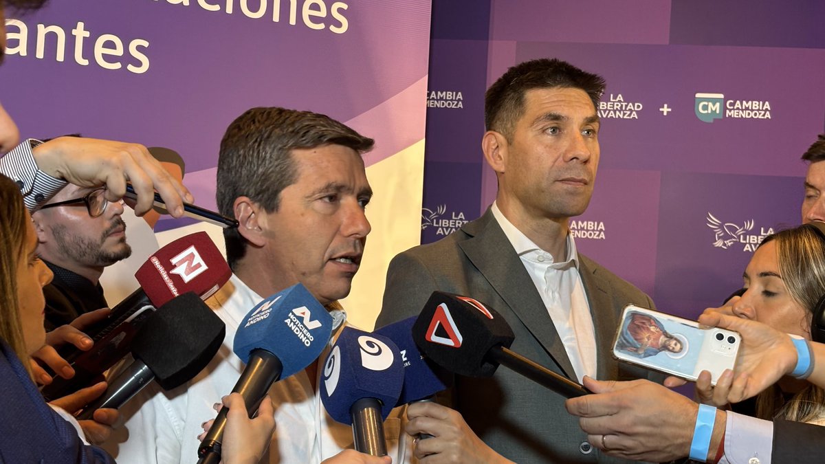 Los presidentes de la UCR y La Libertad Avanza en Mendoza, <a href="/petilombardi/">Andrés Peti Lombardi</a> y <a href="/fcorreallano/">Facundo Correa llano</a>, celebran el triunfo en la provincia 

<a href="/ElMedio0k/">ElMedioOk</a>