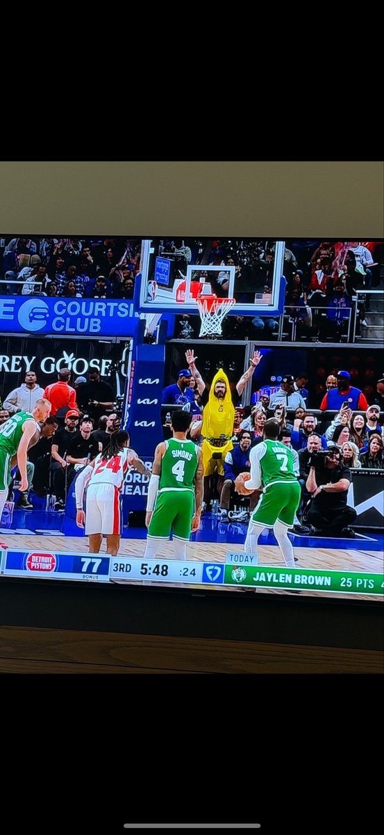 kevin_reiten's tweet image. My guy! Banana!! The pistons fan of the year 2024 @KoreaPistonsFan did you get to bump into him? Legend @DetroitPistons