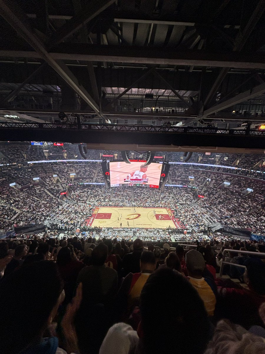 colinsmissing's tweet image. REF NO FOUL??!