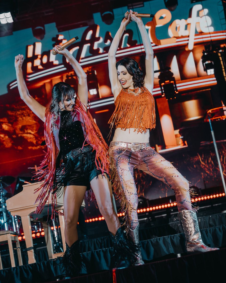 haashoficial's tweet image. Ciudad Juárez, Gracias por bailar,cantar y desahogarse al máximo con nosotras! Los amamos!!!! #haashville #soldout ❤️🌵🙏🏻